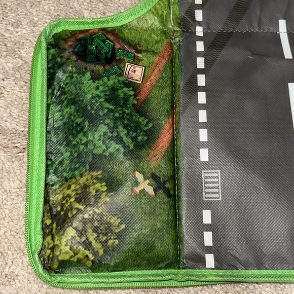 LEGO Color Block Zip Up Carry Case - Picture 6 of 8